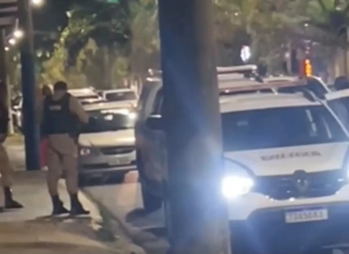 Briga entre mulheres trans mobiliza Polícia Militar na Avenida Governador Valadares, em Alfenas