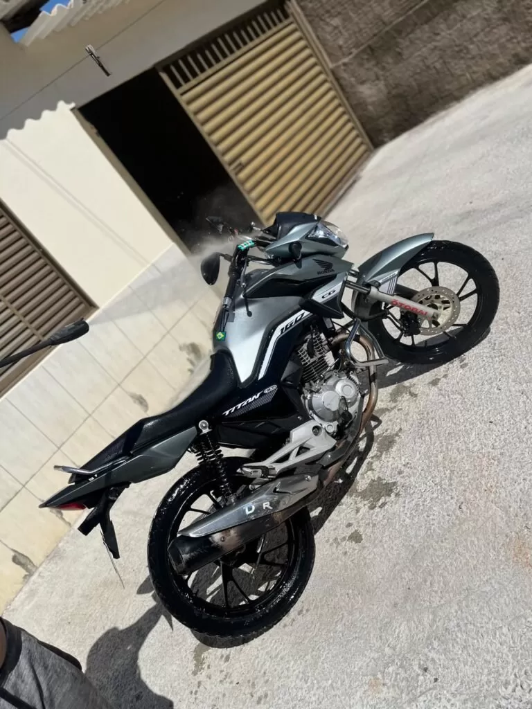 Moto de trabalhador é furtada durante o dia no Residencial Teixeira, em Alfenas