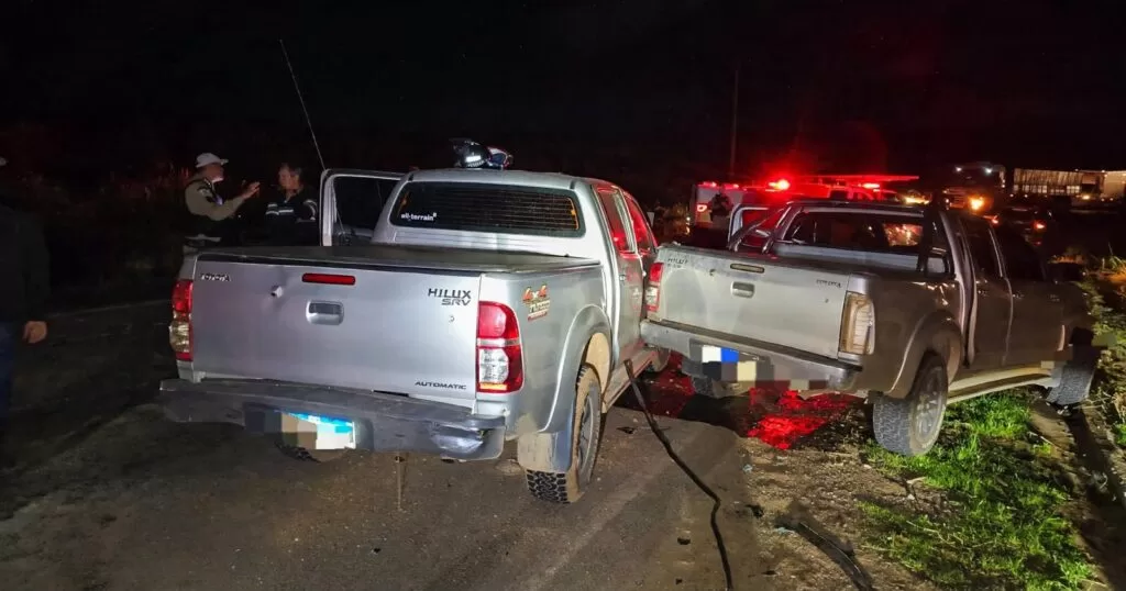Colisão frontal entre duas Hilux deixa cinco feridos na MGC-179, entre Alfenas e Machado