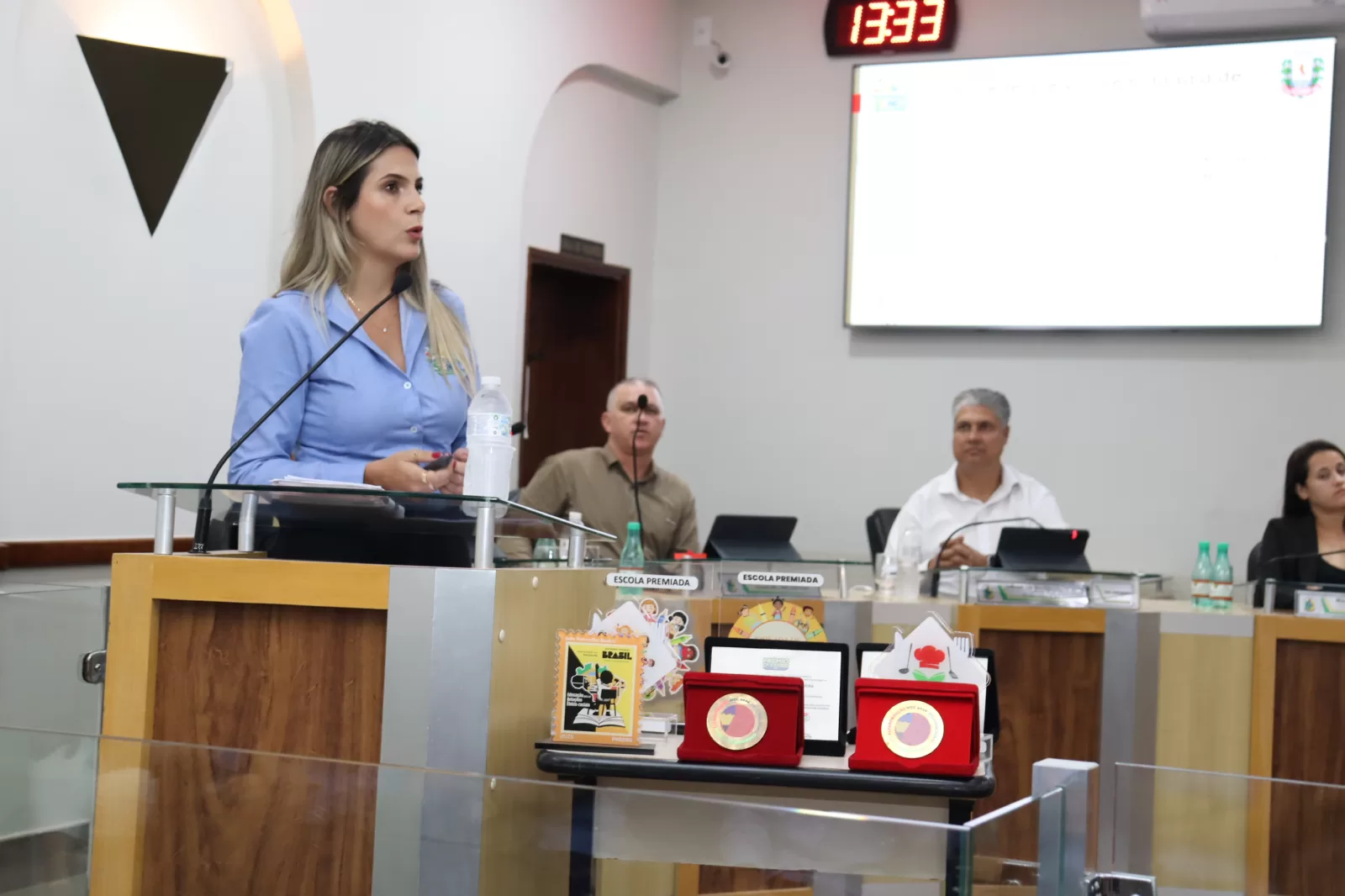 Câmara de Alfenas debate avanços na Educação e analisa projetos do Executivo e do Legislativo