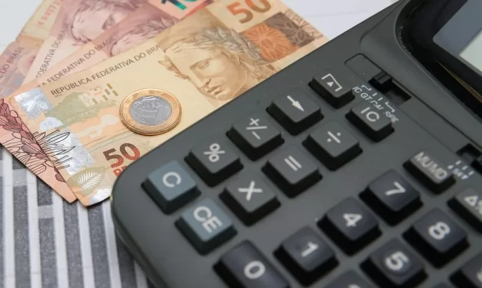 Empresas ganham prazo até outubro para aderir ao Simples Nacional em 2027