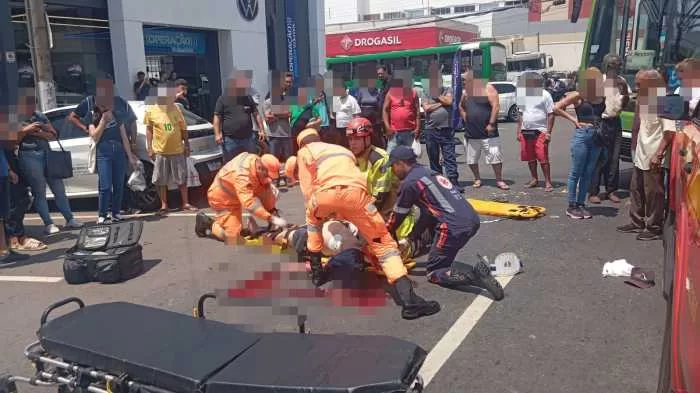 Idoso sofre atropelamento grave por ônibus no Centro de Alfenas