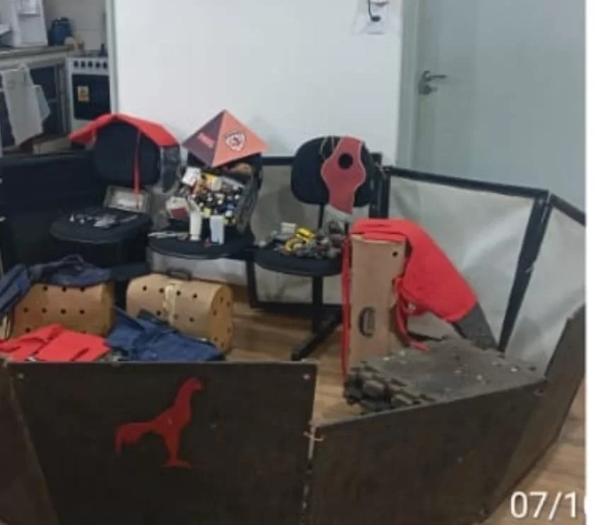 Cinquenta galos são resgatados de situação de maus-tratos em Serrania