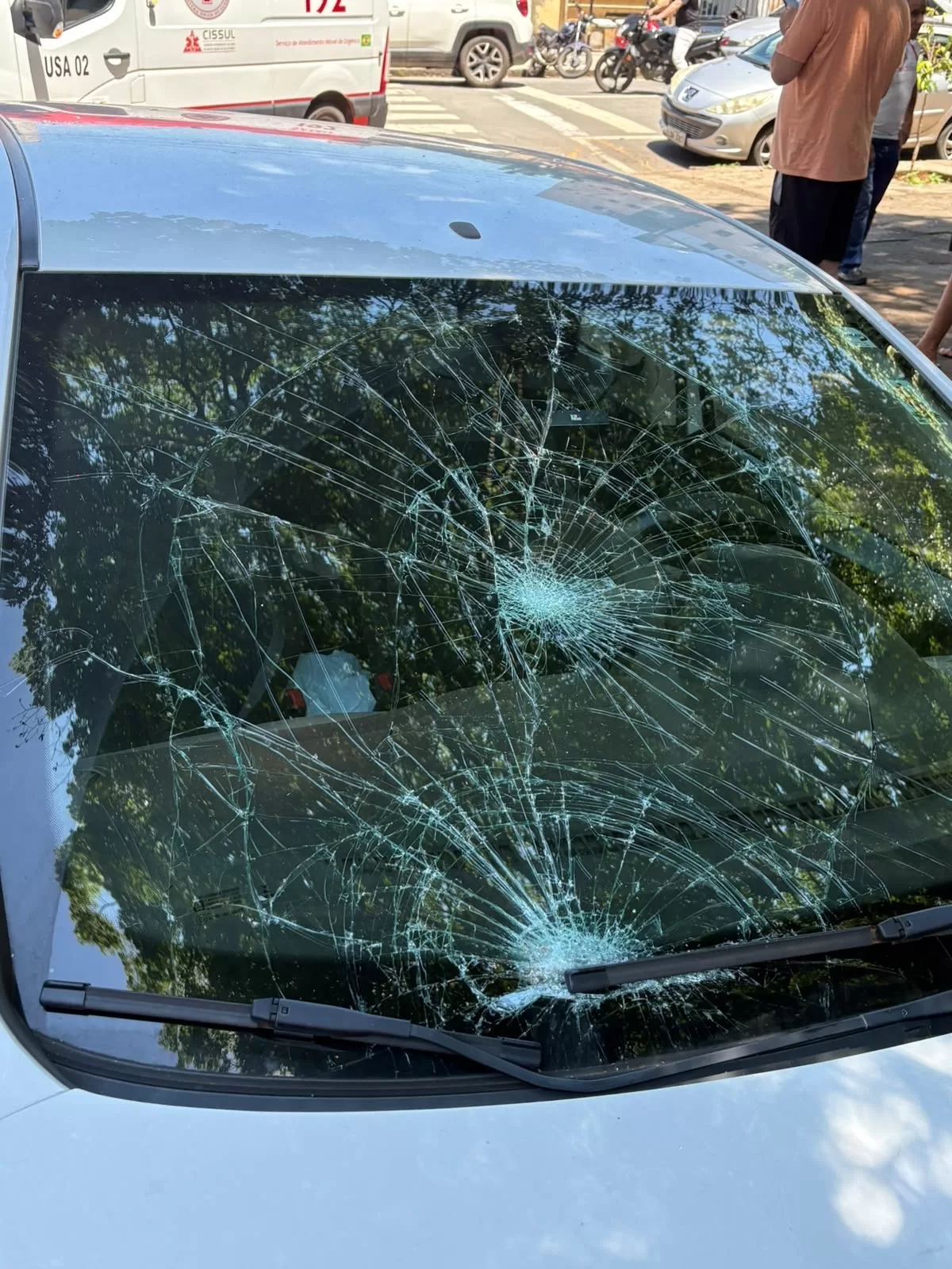 Homem de 54 anos é atropelado e sofre ferimentos na cabeça no Centro de Alfenas