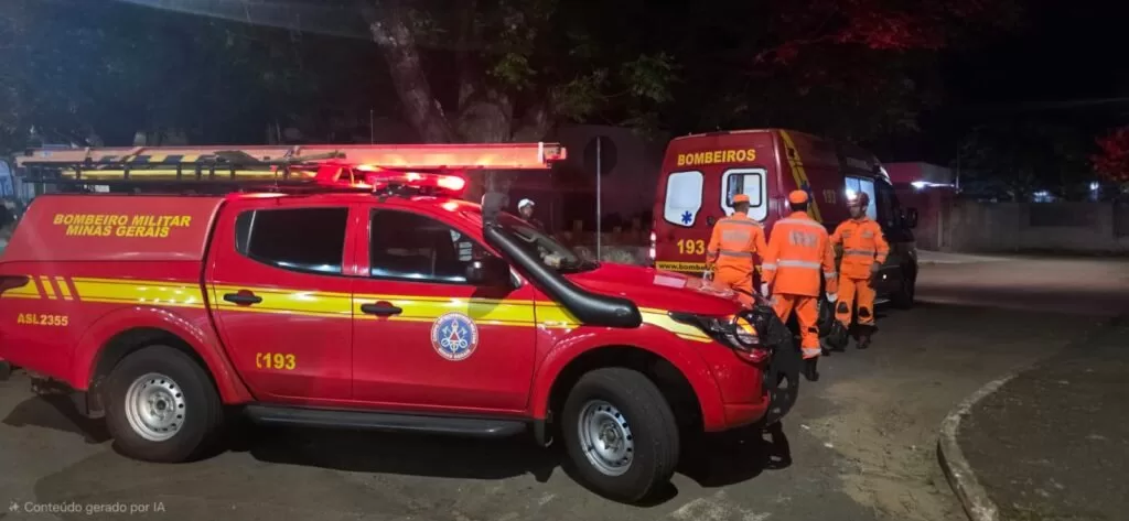Motociclista fica ferido após colisão com carro em avenida de Alfenas