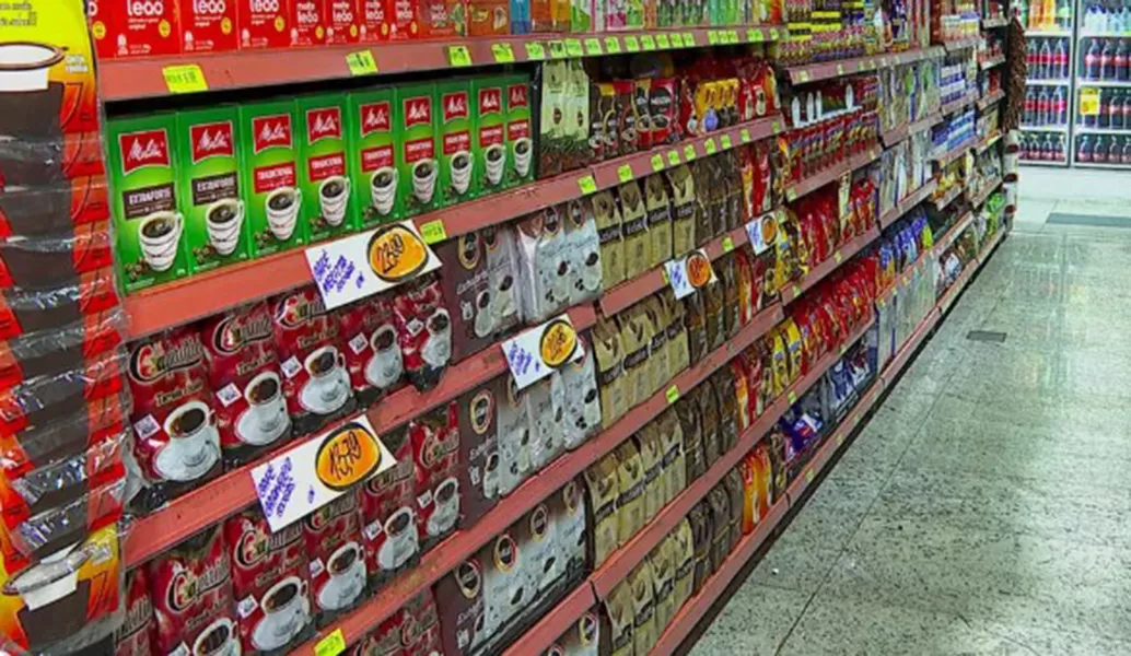 Cesta básica em Alfenas apresenta leve queda em julho e mantém relação estável com salário mínimo