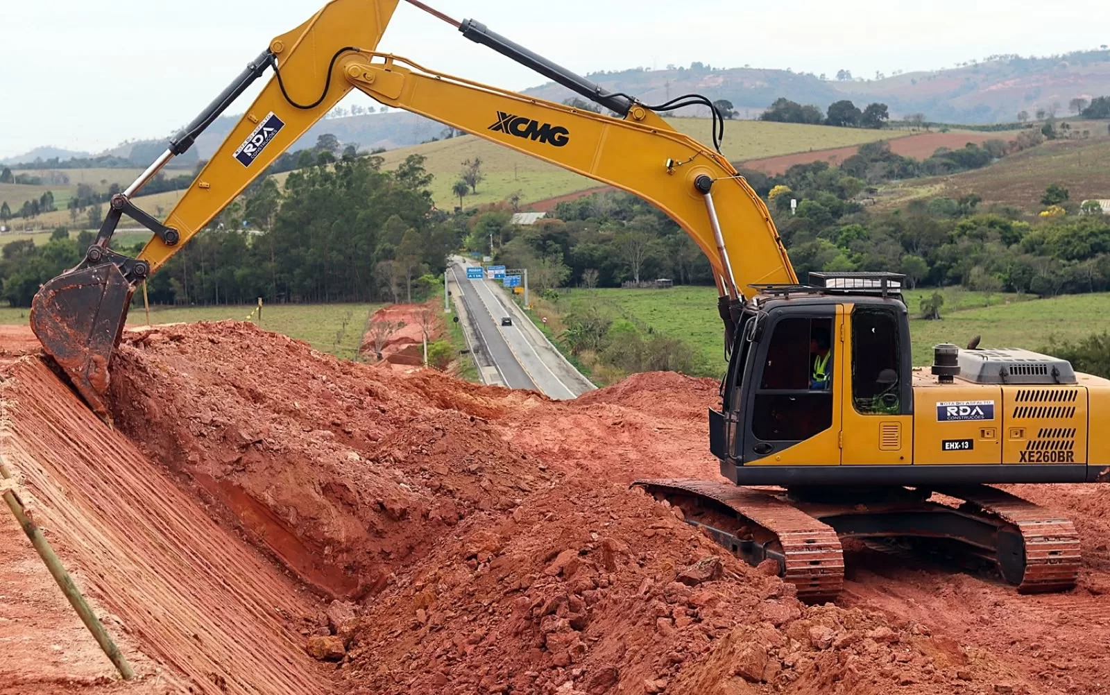 Obras em 12 rodovias do Sul de Minas exigem atenção de motoristas