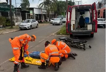 Motociclista fica ferido após colisão na Avenida Jovino Fernandes Sales