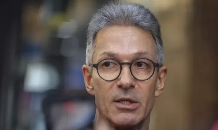 Programa de Romeu Zema propõe saída do Brics, fim de supersalários e mudanças na segurança
