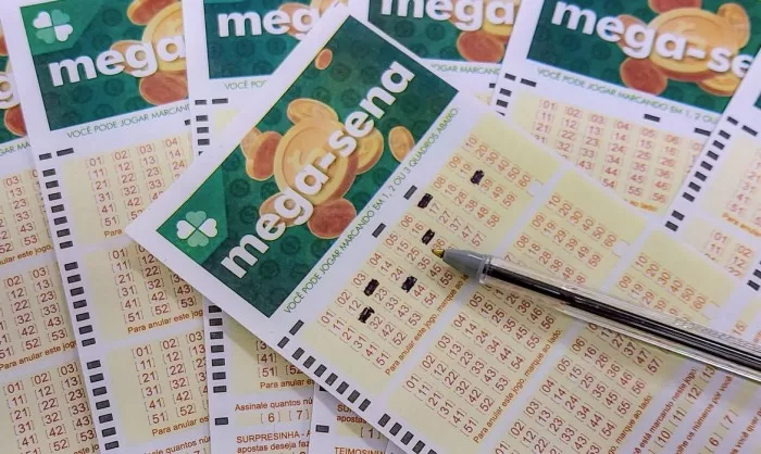 Mega-Sena acumula, e prêmio estimado para terça-feira chega a R$ 32 milhões