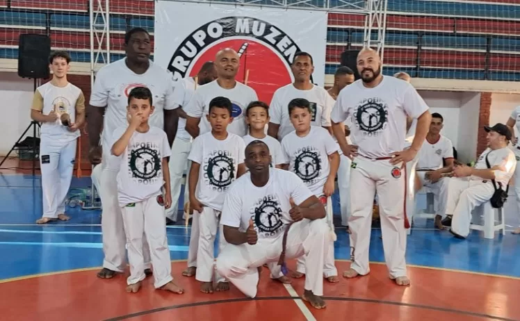 Capoeira promove inclusão social e cultura em Alfenas com evento do Projeto Muzenza