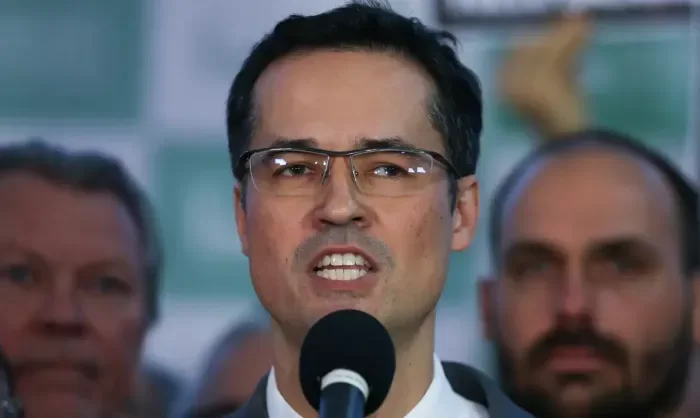 TSE forma maioria para manter suspensão da campanha de Deltan ao Senado pelo Paraná