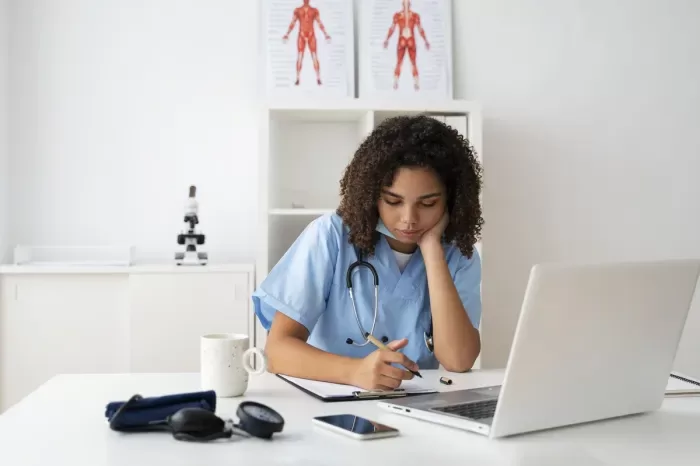 Enamed 2026 avalia raciocínio clínico de estudantes de Medicina em todo o país