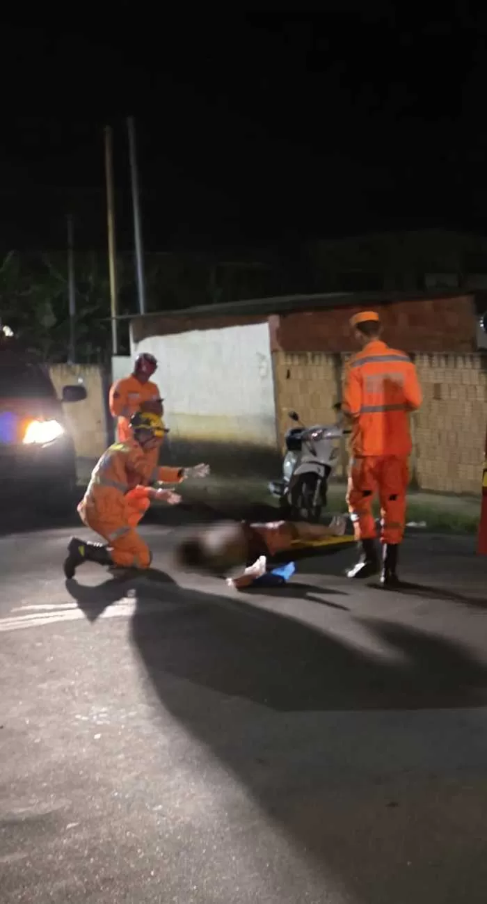 Motociclista fica ferida após queda na Avenida Benjamin Constant, em Alfenas