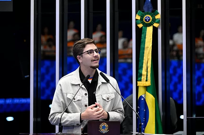 O estudante Kécyo Dayvid Lopes Gomes, do centro acadêmico do curso de enfermagem da ESCS - Foto: Carlos Moura/Agência Senado