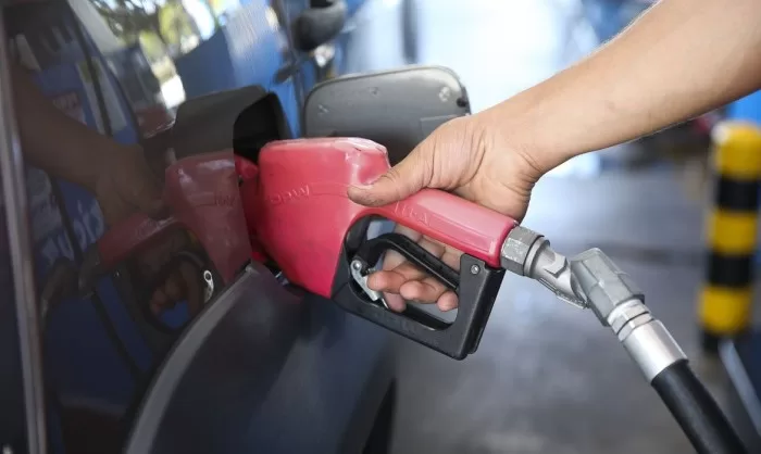Governo mantém subsídio de R$ 2,12 por litro para o óleo diesel