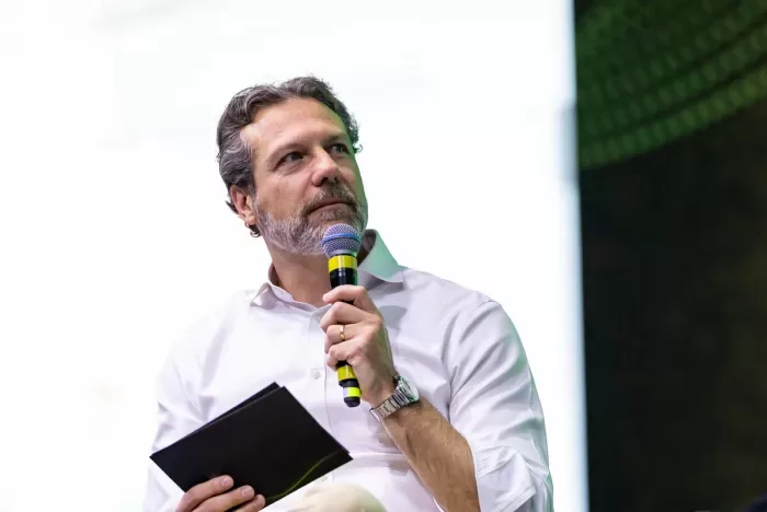 Falconi investe R$ 100 milhões em inteligência artificial e tecnologia até 2026
